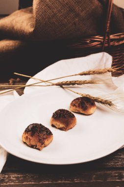 Koyu çikolata parçaları ile tanımlama