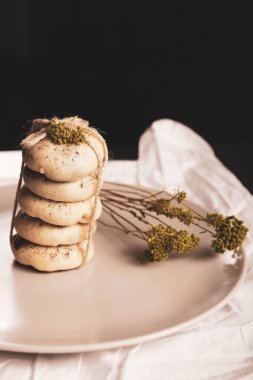 Koyu çikolata parçaları ile tanımlama