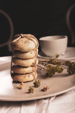 Koyu çikolata parçaları ile tanımlama