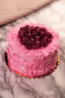 Masada lezzetli bir pasta var.