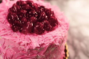 Masada lezzetli bir pasta var.