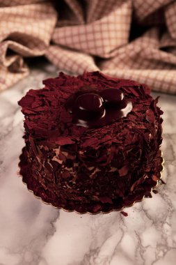 Masada lezzetli bir pasta var.