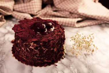 Masada lezzetli bir pasta var.