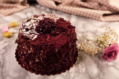 Masada lezzetli bir pasta var.