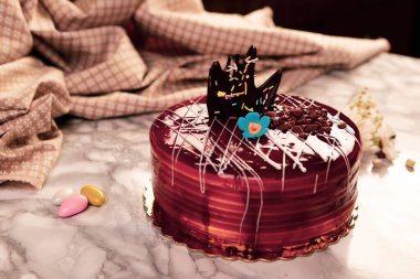 Masada lezzetli bir pasta var.