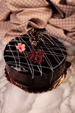 Masada lezzetli bir pasta var.