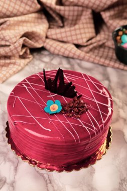 Masada lezzetli bir pasta var.