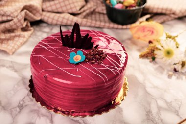 Masada lezzetli bir pasta var.