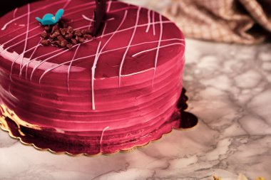 Masada lezzetli bir pasta var.