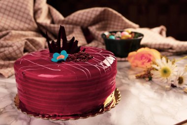 Masada lezzetli bir pasta var.