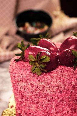 Masada lezzetli bir pasta var.