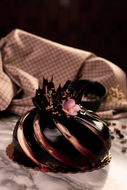 Masada lezzetli bir pasta var.