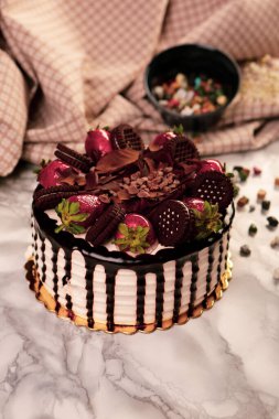 Masada lezzetli bir pasta var.