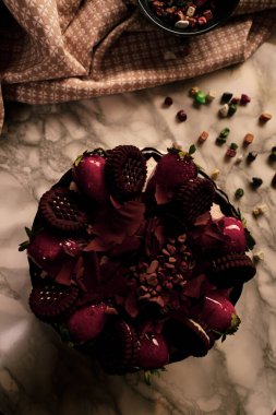 Masada lezzetli bir pasta var.