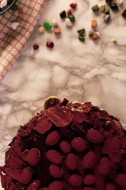 Masada lezzetli bir pasta var.