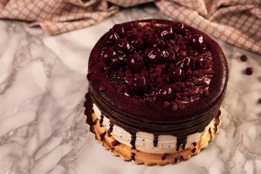 Masada lezzetli bir pasta var.