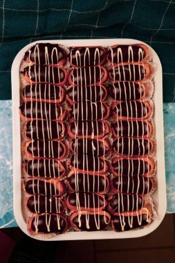 Masada lezzetli bir pasta var.