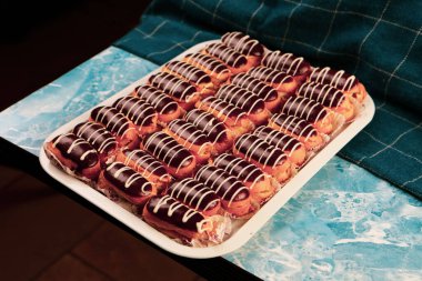 Masada lezzetli bir pasta var.