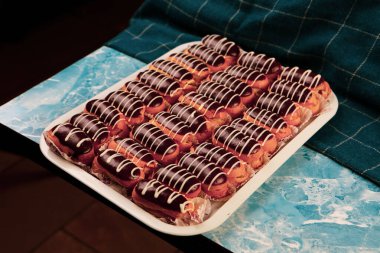 Masada lezzetli bir pasta var.