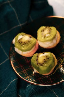 Masada lezzetli bir pasta var.