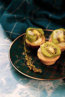 Masada lezzetli bir pasta var.