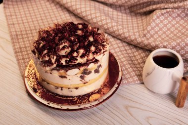 Masada lezzetli bir pasta var.