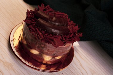 Masada lezzetli bir pasta var.