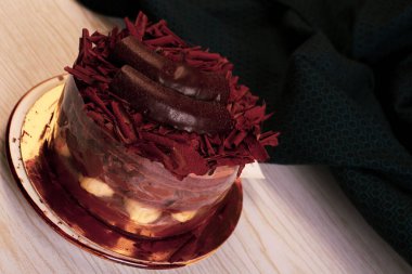 Masada lezzetli bir pasta var.