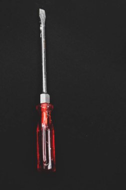 Plastik saplı tornavida.