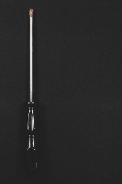 Plastik saplı tornavida.