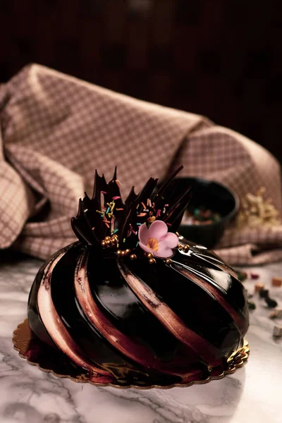 Masada lezzetli bir pasta var.