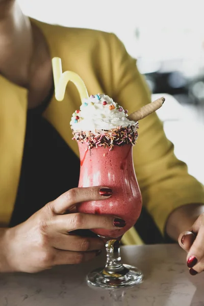 Vaso Batido Frambuesa Con Crema Batida Frambuesas Frescas — Foto de Stock