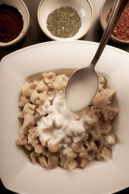 Türk mantı manlama plaka üzerinde