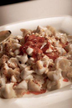 Türk mantı manlama plaka üzerinde