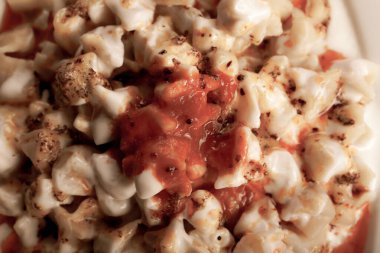 Türk mantı manlama plaka üzerinde