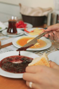 zengin ve leziz Türk Kahvaltı