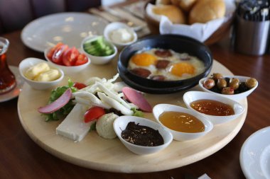 zengin ve leziz Türk Kahvaltı