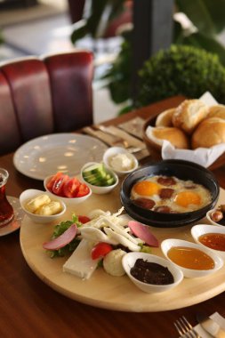 zengin ve leziz Türk Kahvaltı