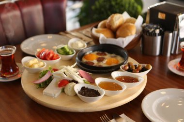 zengin ve leziz Türk Kahvaltı