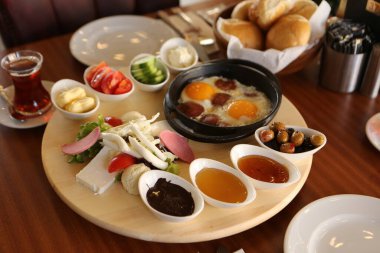 zengin ve leziz Türk Kahvaltı