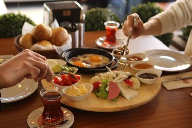 zengin ve leziz Türk Kahvaltı