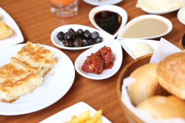 zengin ve leziz Türk Kahvaltı