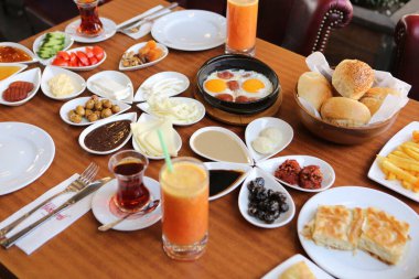 zengin ve leziz Türk Kahvaltı