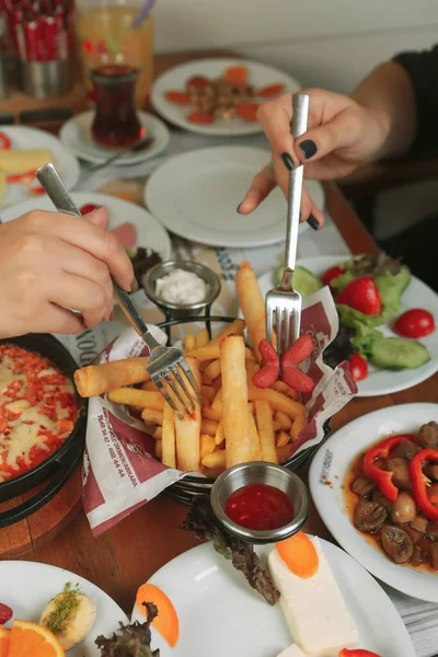 Reichhaltiges Und Köstliches Türkisches Frühstück — Stockfoto