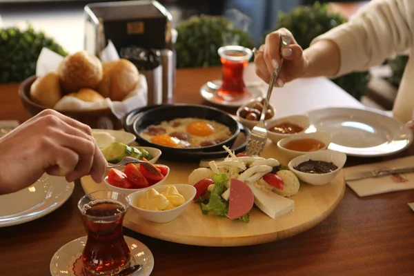 zengin ve leziz Türk Kahvaltı