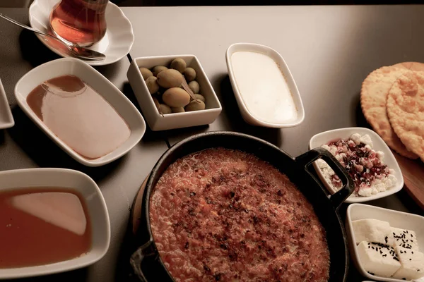 zengin ve leziz Türk Kahvaltı