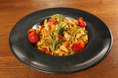 Lezzetli soslu lezzetli klasik İtalyan makarnası..