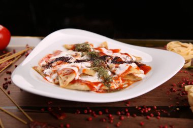 Lezzetli soslu lezzetli klasik İtalyan makarnası..