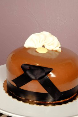 Masada lezzetli bir pasta var.