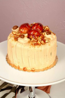 Masada lezzetli bir pasta var.